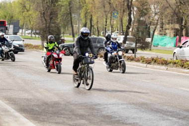 Shymkent, Kazakistan - 15 Şubat 2017: Motosiklet motorcu sezon açılış 15 Mart 2017 yılında Çimkent