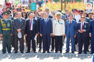 Shymkent, Kazakistan 9 Mayıs 2017: Ölümsüz alayı. Halk festivaller insan. Büyük Vatanseverlik Savaşı 1941-1945, Kızıl Ordu ve Sovyet halkının Zafer Bayramı.