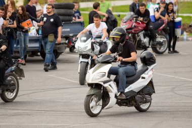 Shymkent, Kazakistan - 15 Şubat 2017: Motosiklet motorcu sezon açılış 15 Mart 2017 yılında Çimkent