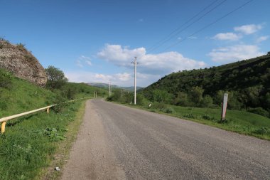 asfalt yol ve yaz manzara güneşli