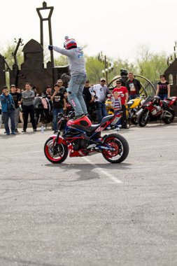 Shymkent, Kazakistan - 15 Şubat 2017: Motosiklet motorcu sezon açılış 15 Mart 2017 yılında Çimkent