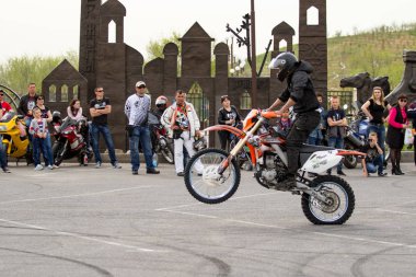 Shymkent, Kazakistan - 15 Şubat 2017: Motosiklet motorcu sezon açılış 15 Mart 2017 yılında Çimkent