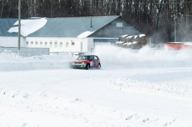 Petropavlovsk, Kazakistan - 6 Mart 2016: Fincan Urallar, Sibirya ve Kazakistan kış parça yarış. Yarış pisti Bishkul Kuzey Kazakistan 2016.