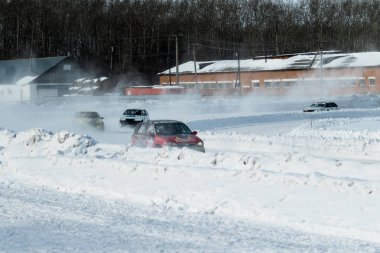 Petropavlovsk, Kazakistan - 6 Mart 2016: Fincan Urallar, Sibirya ve Kazakistan kış parça yarış. Yarış pisti Bishkul Kuzey Kazakistan 2016.