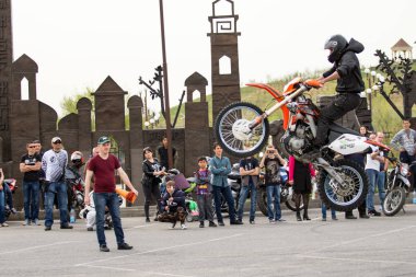 Shymkent, Kazakistan - 15 Şubat 2017: Motosiklet motorcu sezon açılış 15 Mart 2017 yılında Çimkent