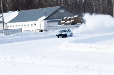 Petropavlovsk, Kazakistan - 6 Mart 2016: Fincan Urallar, Sibirya ve Kazakistan kış parça yarış. Yarış pisti Bishkul Kuzey Kazakistan 2016.