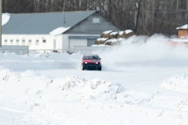 Petropavlovsk, Kazakistan - 6 Mart 2016: Fincan Urallar, Sibirya ve Kazakistan kış parça yarış. Yarış pisti Bishkul Kuzey Kazakistan 2016.