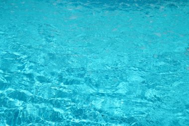 mavi su havuzu arka planda