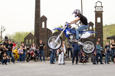 Shymkent, Kazakistan - 15 Şubat 2017: Motosiklet motorcu sezon açılış 15 Mart 2017 yılında Çimkent