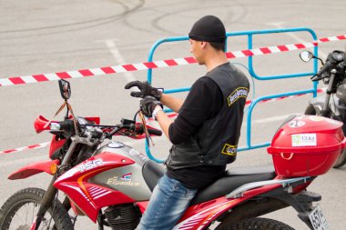 Shymkent, Kazakistan - 15 Şubat 2017: Motosiklet motorcu sezon açılış 15 Mart 2017 yılında Çimkent