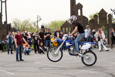 Shymkent, Kazakistan - 15 Şubat 2017: Motosiklet motorcu sezon açılış 15 Mart 2017 yılında Çimkent