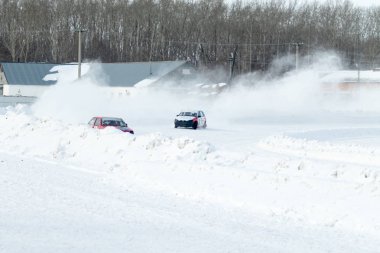 Petropavlovsk, Kazakistan - 6 Mart 2016: Fincan Urallar, Sibirya ve Kazakistan kış parça yarış. Yarış pisti Bishkul Kuzey Kazakistan 2016.