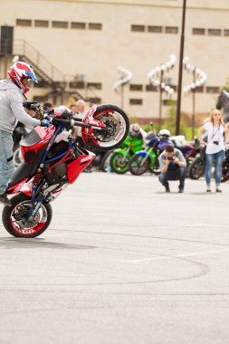 Shymkent, Kazakistan - 15 Şubat 2017: Motosiklet motorcu sezon açılış 15 Mart 2017 yılında Çimkent