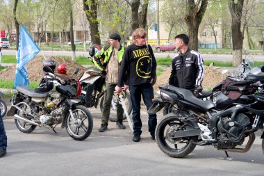 Çimkent, Kazakistan - 15 Nisan 2017: Motorcu sezon açılış 15 Nisan 2017 yılında Çimkent, motosiklet