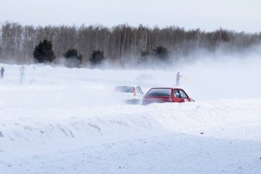 Petropavlovsk, Kazakistan - 6 Mart 2016: Fincan Urallar, Sibirya ve Kazakistan kış parça yarış. Yarış pisti Bishkul Kuzey Kazakistan 2016.