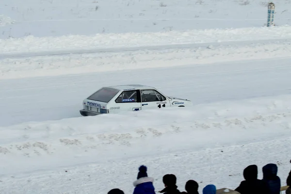 ウラル シベリア カザフスタン共和国冬トラック レースでペトロパブロフスク カザフスタン 2016 カップ 競馬場の Bishkul 北のカザフスタン — ストック写真