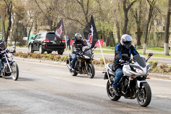 Shymkent, Kazakistan - 15 Şubat 2017: Motosiklet motorcu sezon açılış 15 Mart 2017 yılında Çimkent