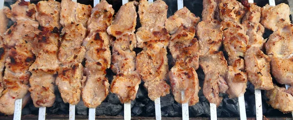 Viande Sur Brochettes Les Brochettes Sont Cuites Charbon Bois — Photo