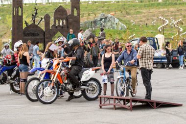 Shymkent, Kazakistan - 15 Şubat 2017: Motosiklet motorcu sezon açılış 15 Mart 2017 yılında Çimkent