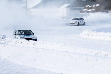 Petropavlovsk, Kazakistan - 6 Mart 2016: Fincan Urallar, Sibirya ve Kazakistan kış parça yarış. Yarış pisti Bishkul Kuzey Kazakistan 2016.