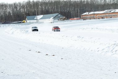 Petropavlovsk, Kazakistan - 6 Mart 2016: Fincan Urallar, Sibirya ve Kazakistan kış parça yarış. Yarış pisti Bishkul Kuzey Kazakistan 2016.