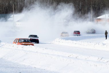 Petropavlovsk, Kazakistan - 6 Mart 2016: Fincan Urallar, Sibirya ve Kazakistan kış parça yarış. Yarış pisti Bishkul Kuzey Kazakistan 2016.