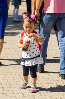 Shymkent, Kazakistan 9 Mayıs 2017: Ölümsüz alayı. Halk festivaller insan. Büyük Vatanseverlik Savaşı 1941-1945, Kızıl Ordu ve Sovyet halkının Zafer Bayramı.