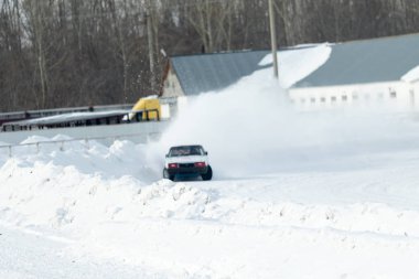 Petropavlovsk, Kazakistan - 6 Mart 2016: Fincan Urallar, Sibirya ve Kazakistan kış parça yarış. Yarış pisti Bishkul Kuzey Kazakistan 2016.