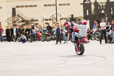 Shymkent, Kazakistan - 15 Şubat 2017: Motosiklet motorcu sezon açılış 15 Mart 2017 yılında Çimkent
