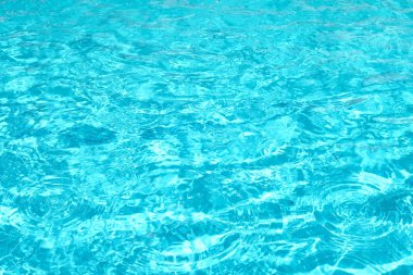 mavi su havuzu arka planda