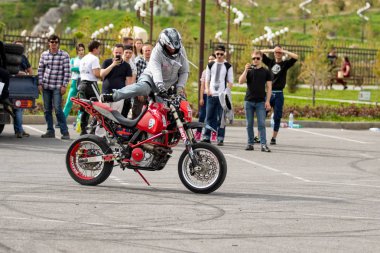 Shymkent, Kazakistan - 15 Şubat 2017: Motosiklet motorcu sezon açılış 15 Mart 2017 yılında Çimkent