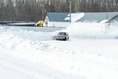 Petropavlovsk, Kazakistan - 6 Mart 2016: Fincan Urallar, Sibirya ve Kazakistan kış parça yarış. Yarış pisti Bishkul Kuzey Kazakistan 2016.