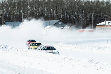 Petropavlovsk, Kazakistan - 6 Mart 2016: Fincan Urallar, Sibirya ve Kazakistan kış parça yarış. Yarış pisti Bishkul Kuzey Kazakistan 2016.