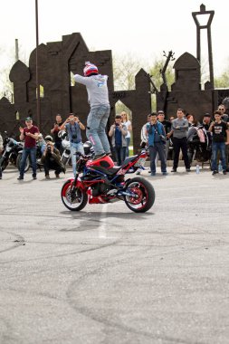 Shymkent, Kazakistan - 15 Şubat 2017: Motosiklet motorcu sezon açılış 15 Mart 2017 yılında Çimkent