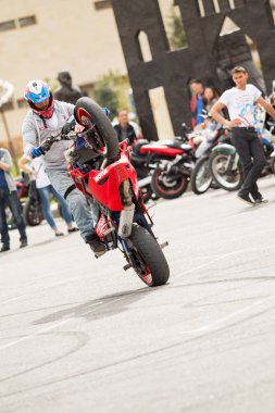 Shymkent, Kazakistan - 15 Şubat 2017: Motosiklet motorcu sezon açılış 15 Mart 2017 yılında Çimkent