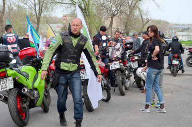 Çimkent, Kazakistan - 15 Nisan 2017: Motorcu sezon açılış 15 Nisan 2017 yılında Çimkent, motosiklet