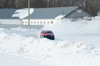 Petropavlovsk, Kazakistan - 6 Mart 2016: Fincan Urallar, Sibirya ve Kazakistan kış parça yarış. Yarış pisti Bishkul Kuzey Kazakistan 2016.