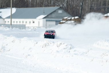 Petropavlovsk, Kazakistan - 6 Mart 2016: Fincan Urallar, Sibirya ve Kazakistan kış parça yarış. Yarış pisti Bishkul Kuzey Kazakistan 2016.