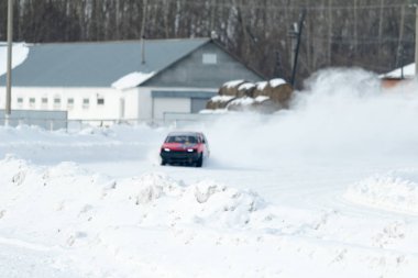 Petropavlovsk, Kazakistan - 6 Mart 2016: Fincan Urallar, Sibirya ve Kazakistan kış parça yarış. Yarış pisti Bishkul Kuzey Kazakistan 2016.