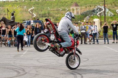 Shymkent, Kazakistan - 15 Şubat 2017: Motosiklet motorcu sezon açılış 15 Mart 2017 yılında Çimkent