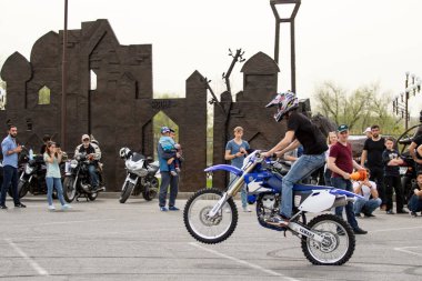 Shymkent, Kazakistan - 15 Şubat 2017: Motosiklet motorcu sezon açılış 15 Mart 2017 yılında Çimkent