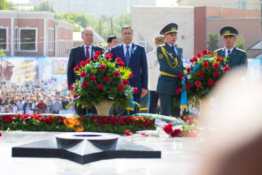 Shymkent, Kazakistan 9 Mayıs 2017: Ölümsüz alayı. Halk festivaller insan. Büyük Vatanseverlik Savaşı 1941-1945, Kızıl Ordu ve Sovyet halkının Zafer Bayramı.