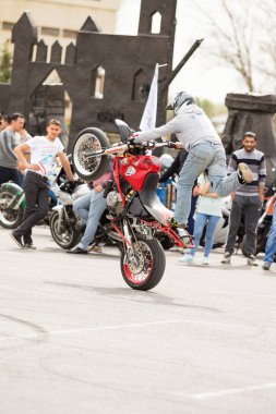 Shymkent, Kazakistan - 15 Şubat 2017: Motosiklet motorcu sezon açılış 15 Mart 2017 yılında Çimkent