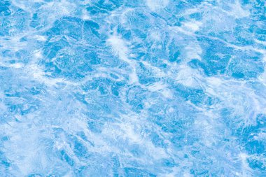 Su havuzu arka planda