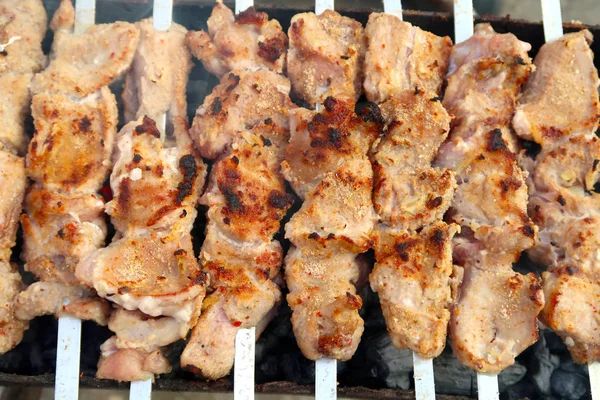 Viande Sur Brochettes Les Brochettes Sont Cuites Charbon Bois — Photo