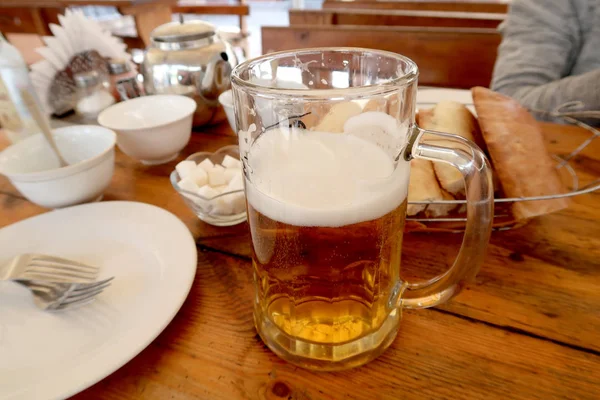 Taza Cerveza Mesa — Foto de Stock