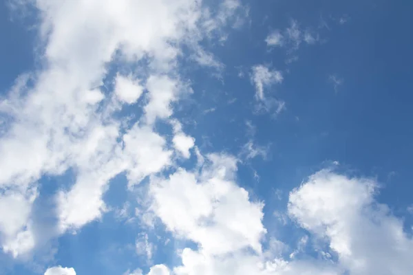 Mooie Blauwe Lucht Met Wolken — Stockfoto
