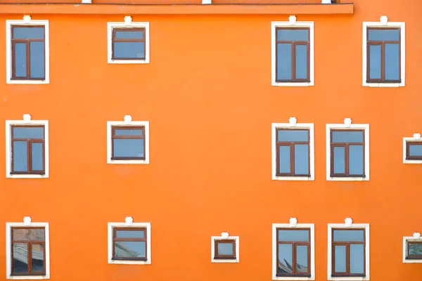 Фасад Многоэтажного Здания Окнами Искусством — стоковое фото