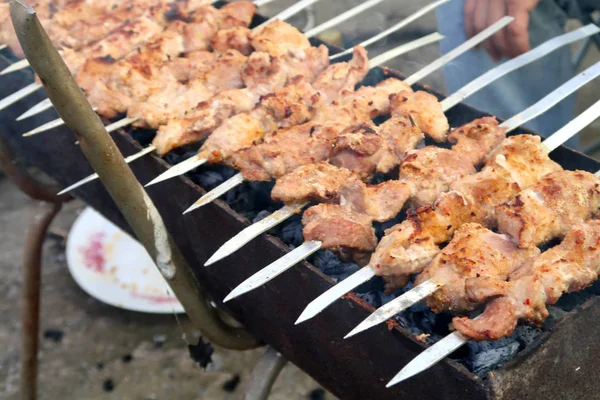 Viande Sur Brochettes Les Brochettes Sont Cuites Charbon Bois — Photo