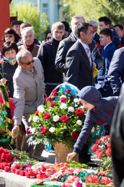 Petropavlovsk, Kazakistan - 9 Mayıs 2016: 9 Mayıs 2016 Petropavlovsk, Kazakistan'daki zafer günü. Ölü savaş anısına. Üyeler mutlu.